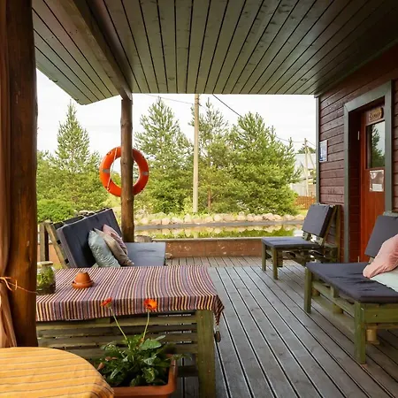 Puhkemaja منتزه العطل